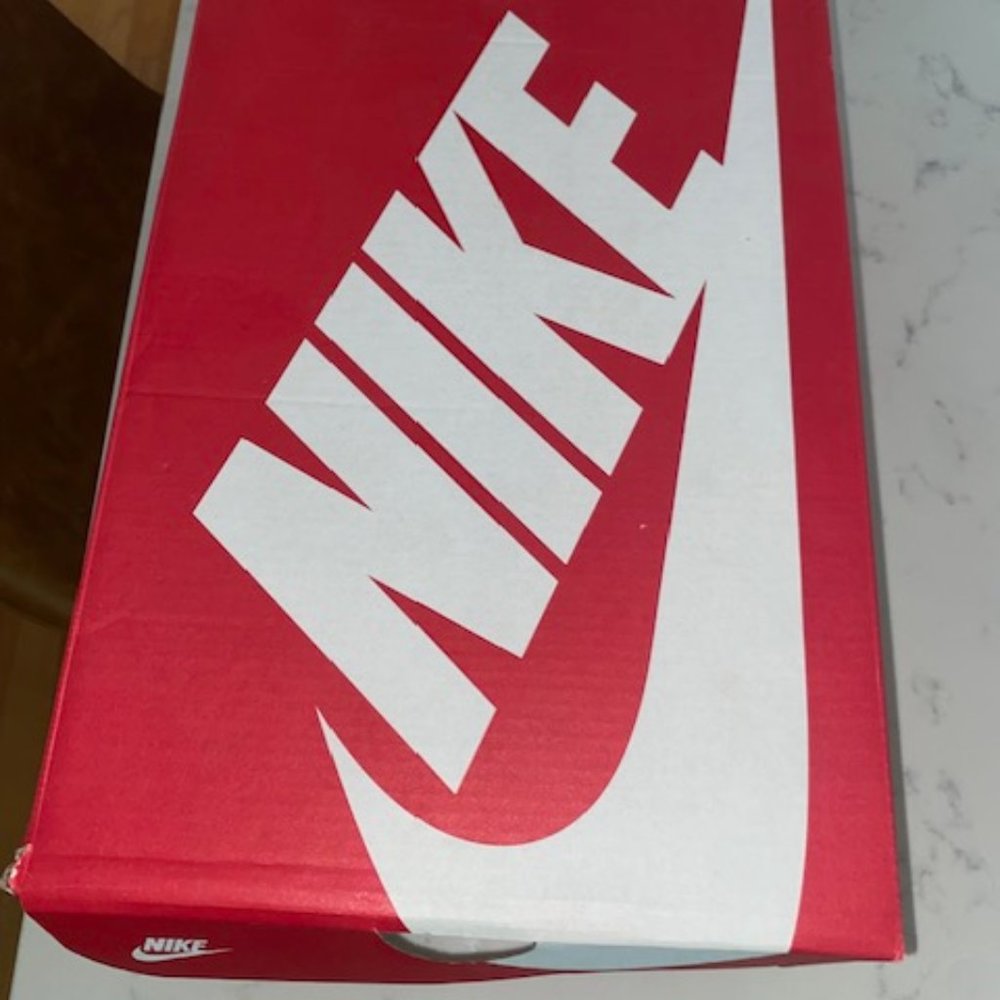 Men's Nike Dunk "UNC" Size 11 with Box